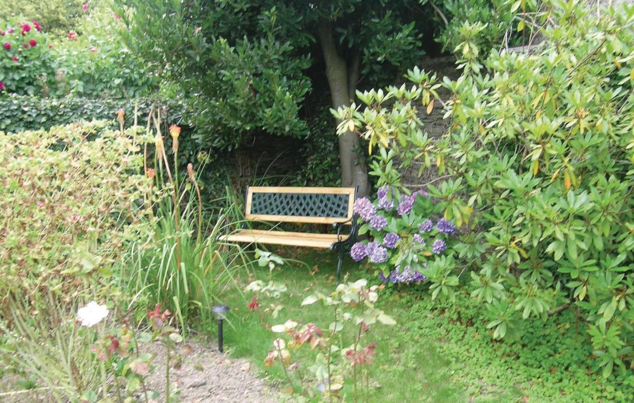 Lovely Home In Chateauneuf Du Faou With Wifi Saint-Thois 외부 사진